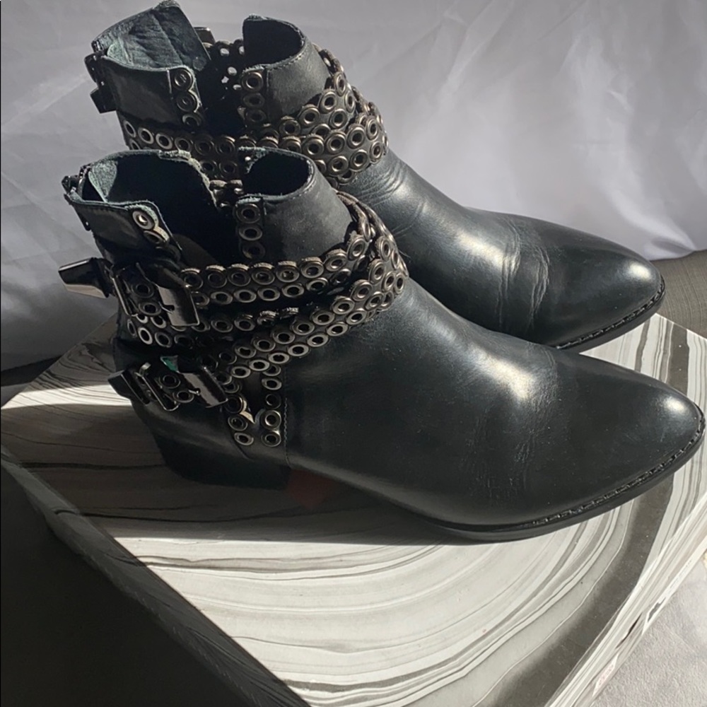 Jeffrey Campbell Belshaw Black Booties